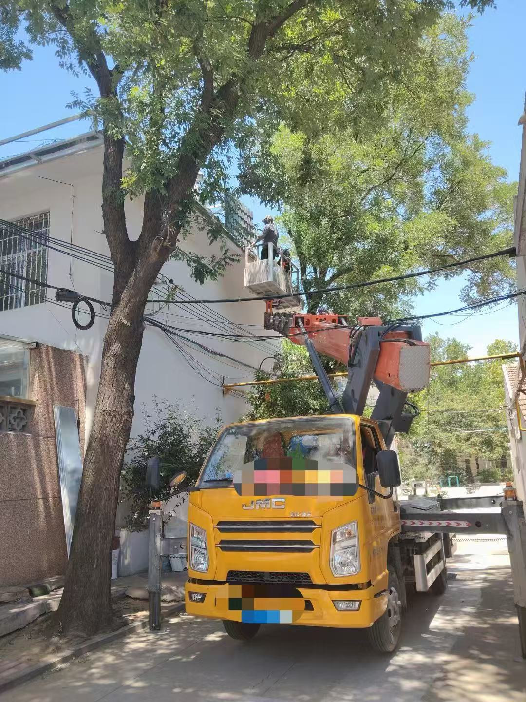 尼勒克县高空作业车能吊装重物吗？最大承载多少公斤？