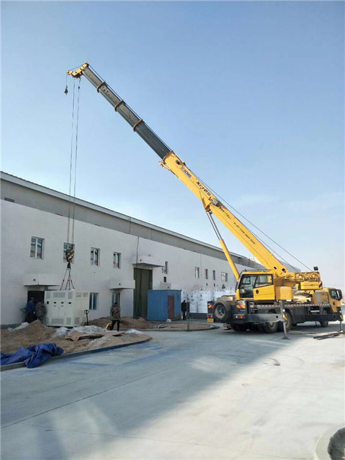 尼勒克县“超载就喊停”—— 吊车的 “重量保镖” 技术